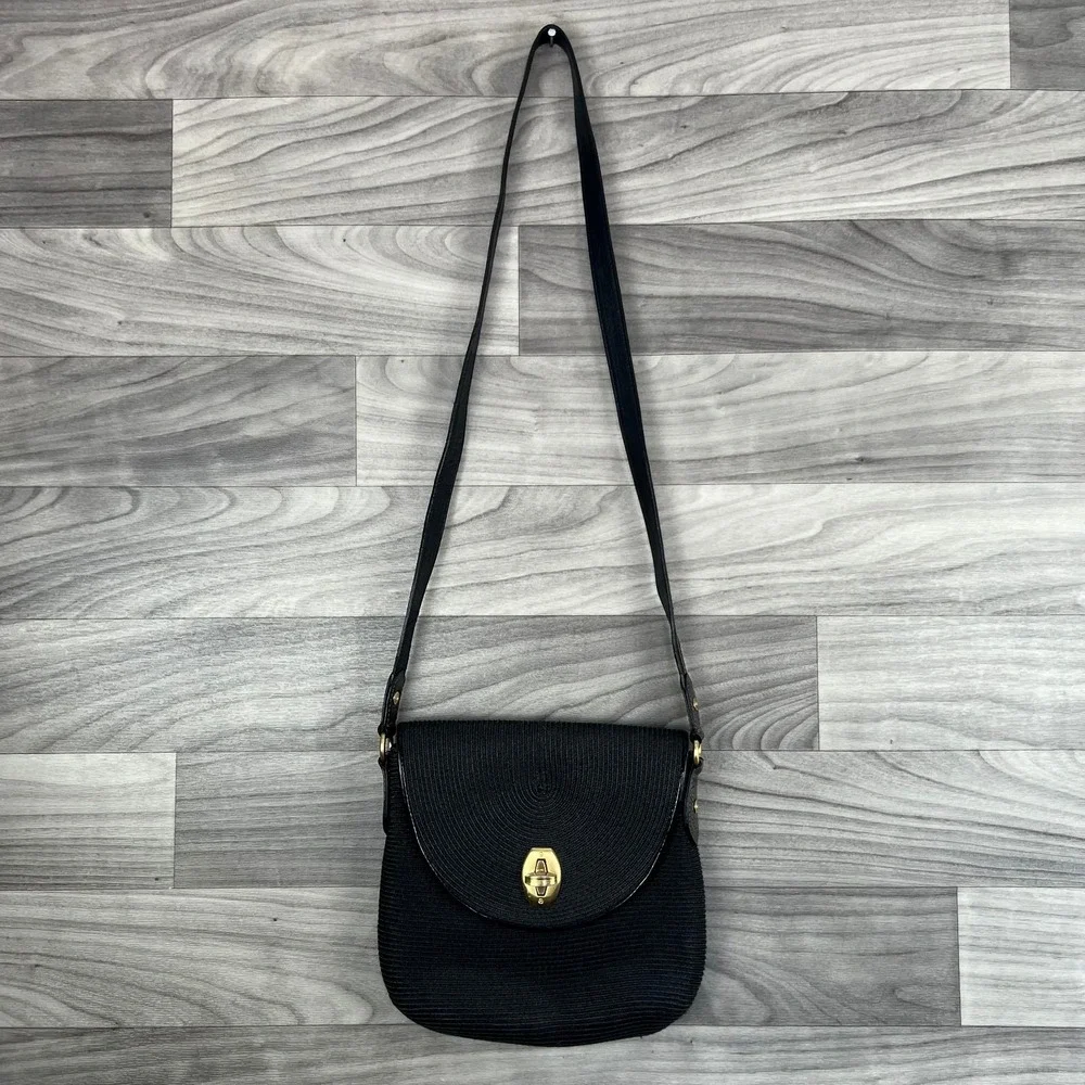 Eric Javits Crossbody Bag Women Black Raffia Flap Turnlock Inner Pockets Classic